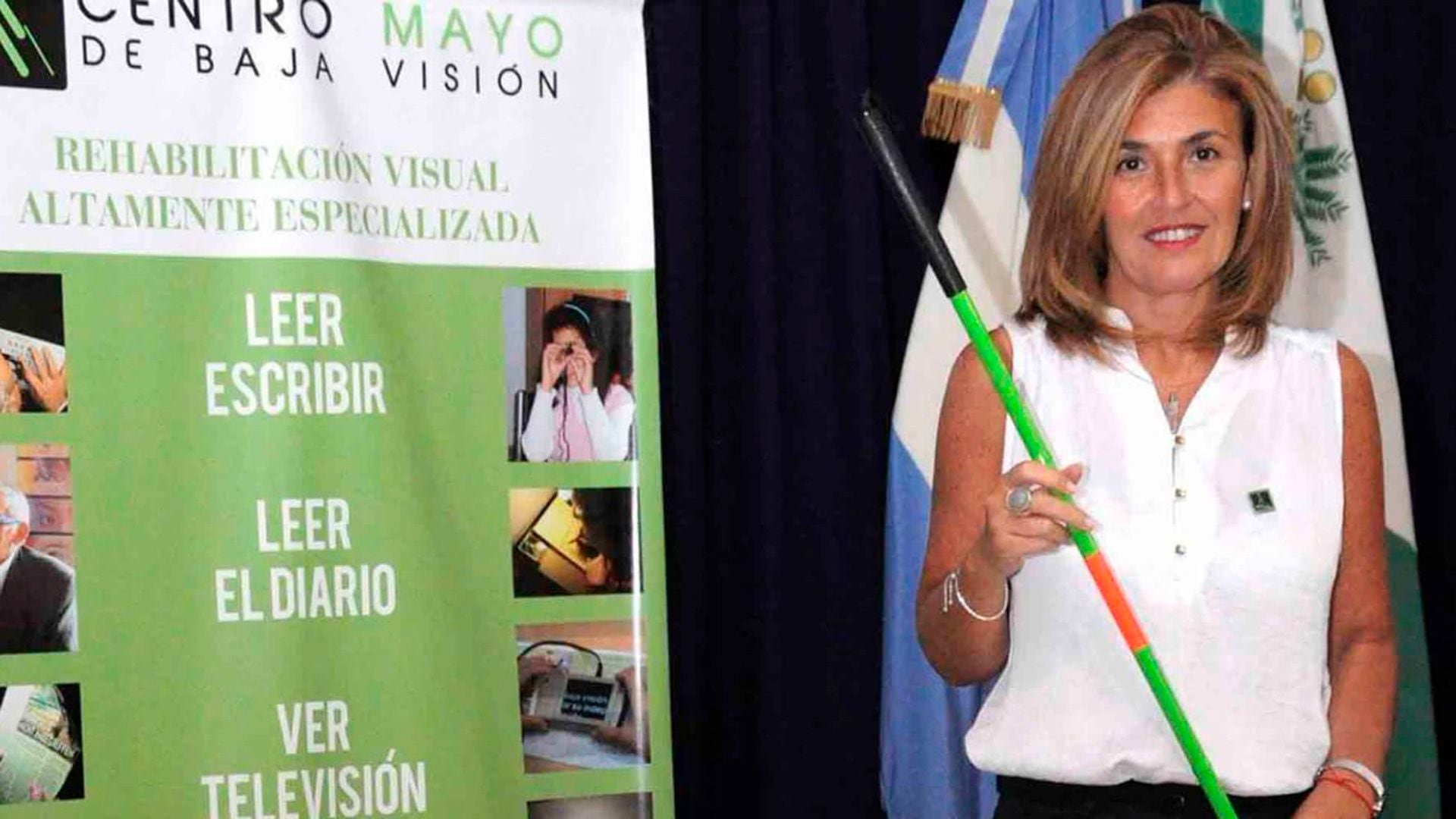 Perla Catherine Mayo, la profesora uruguaya detrás de la iniciativa del Bastón Verde, que es un símbolo de orientación y movilidad
