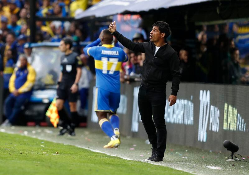 Hugo Ibarra lleva un invicto de 14 partidos dirigiendo a Boca Juniors (REUTERS/Agustín Marcarian)