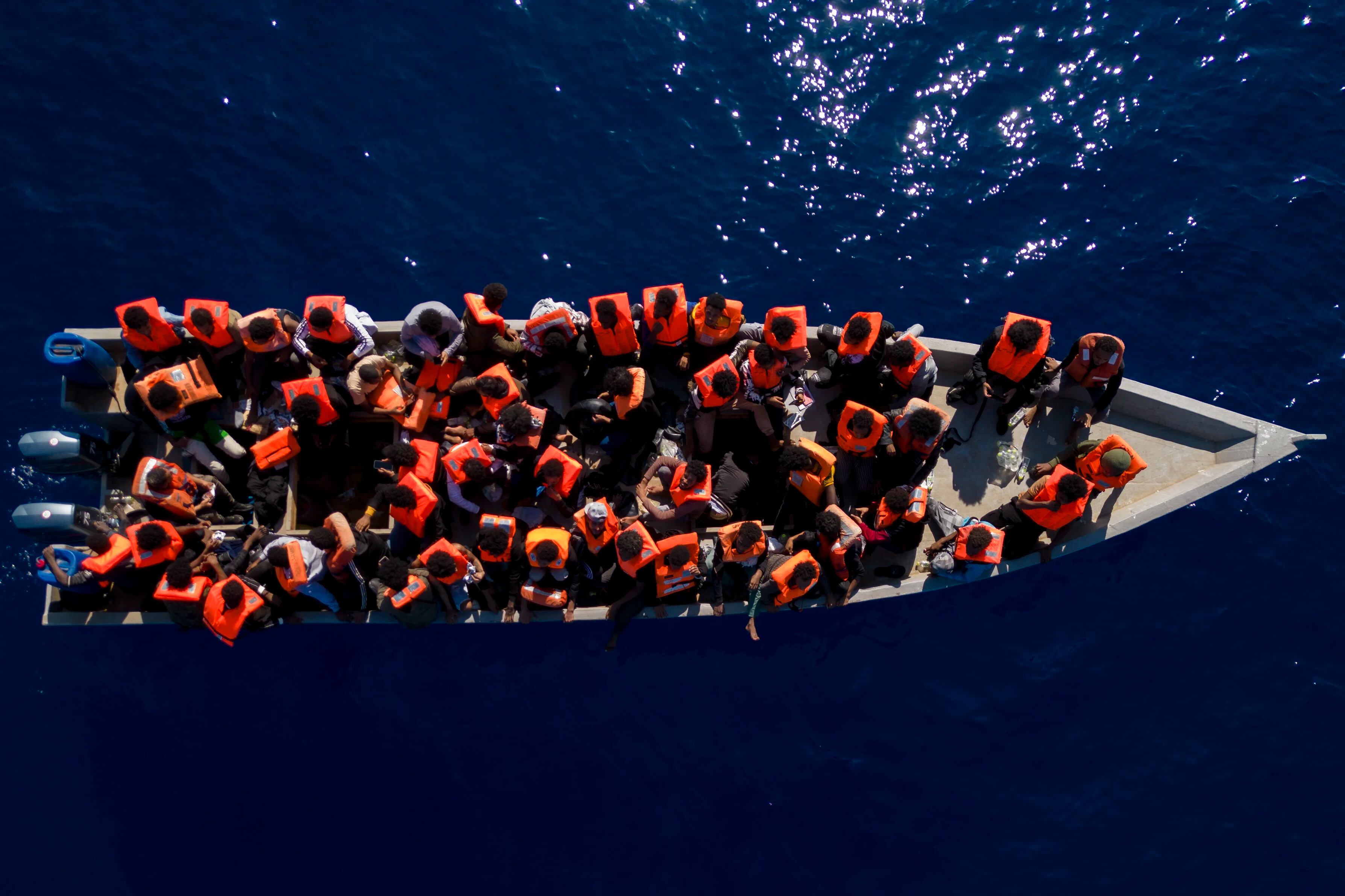 Por qué miles de migrantes desaparecidos en el Mediterráneo nunca son identificados