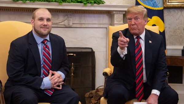 Joshua Holt fue recibido por el presidente Donald Trump en la Casa Blanca (AFP)