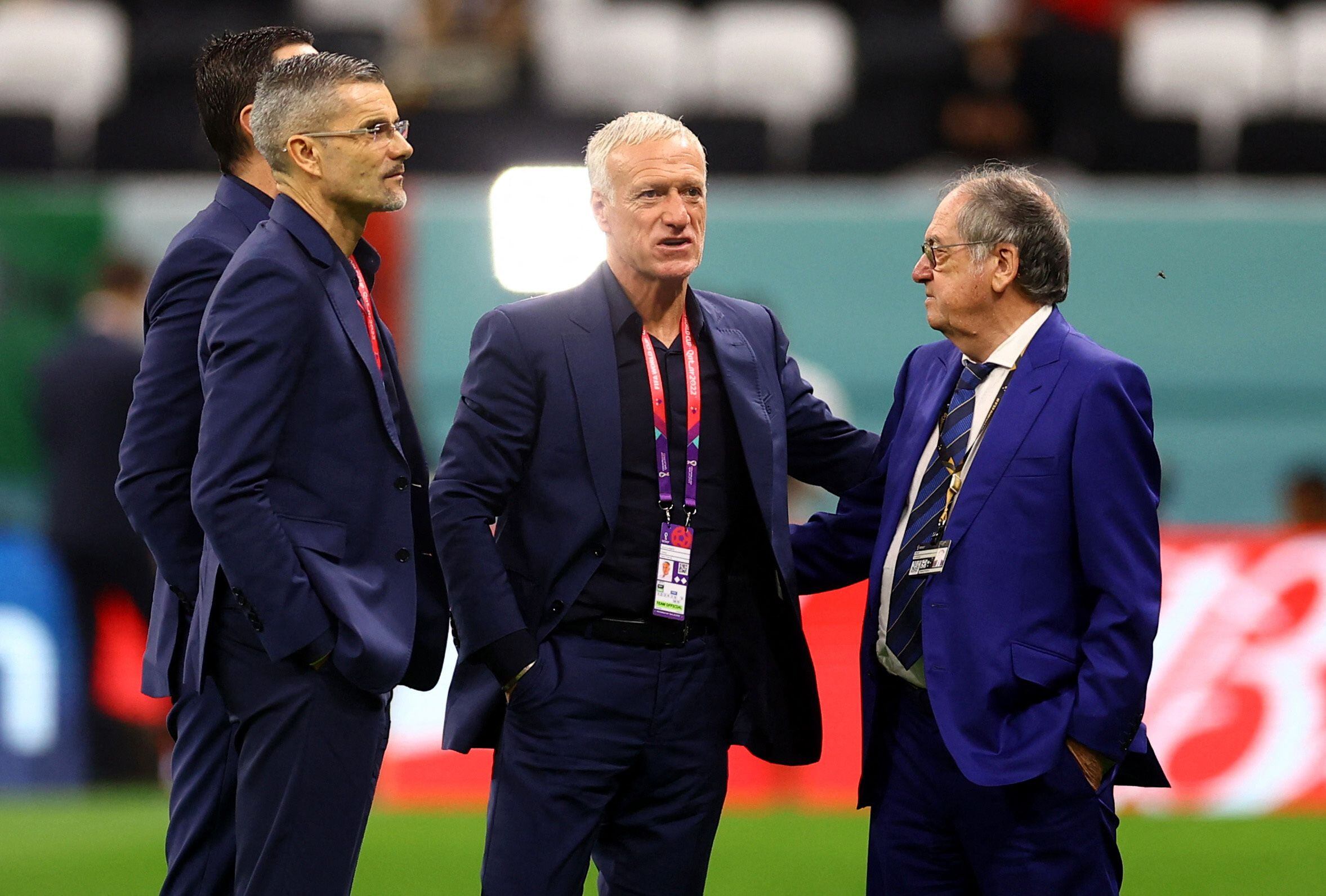 Didier Deschamps, con el presidente de la Federación Francesa de Fútbol, Noel Le Graet, luego de la final del Mundial de Qatar 2022 (REUTERS/Kai Pfaffenbach)