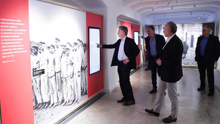 El presidente de la Nación, Mauricio Macri, visitó el museo durante la tarde, antes de viajar a España 