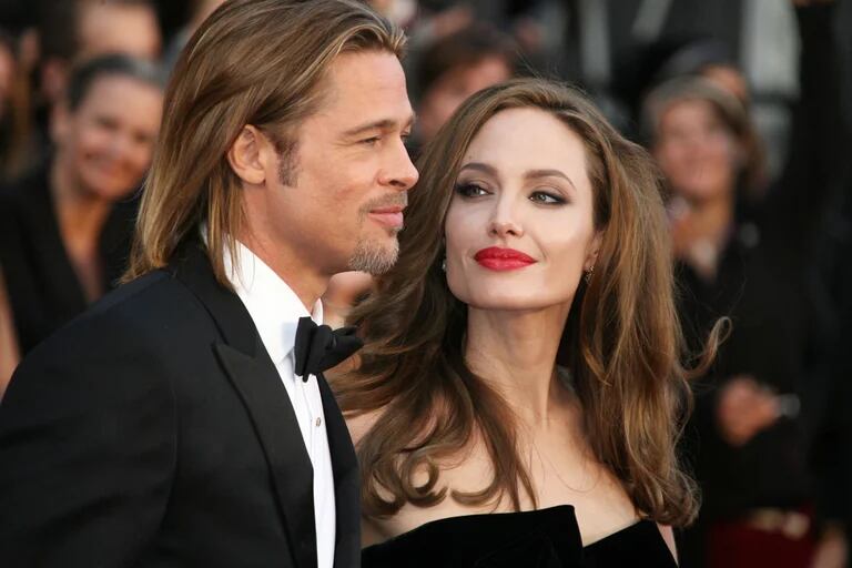 Angelina-Jolie-bloque-el-numero-de-Brad-Pitt