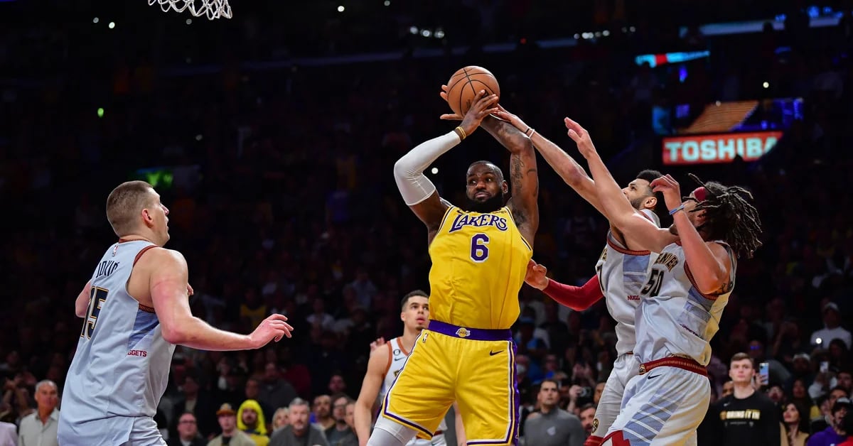 I Nuggets hanno travolto i Lakers e giocheranno le loro prime NBA Finals: la formidabile parata di Gordon contro LeBron James sancisce la vittoria