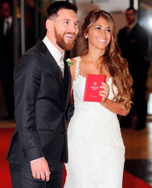 Leo Messi y Antonela Roccuzzo se casaron el año pasado en Rosario .