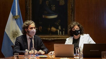 Carla Vizzotti y Santiago Cafiero durante la reunión que mantuvieron con los ministros de Salud de todas las provincias 