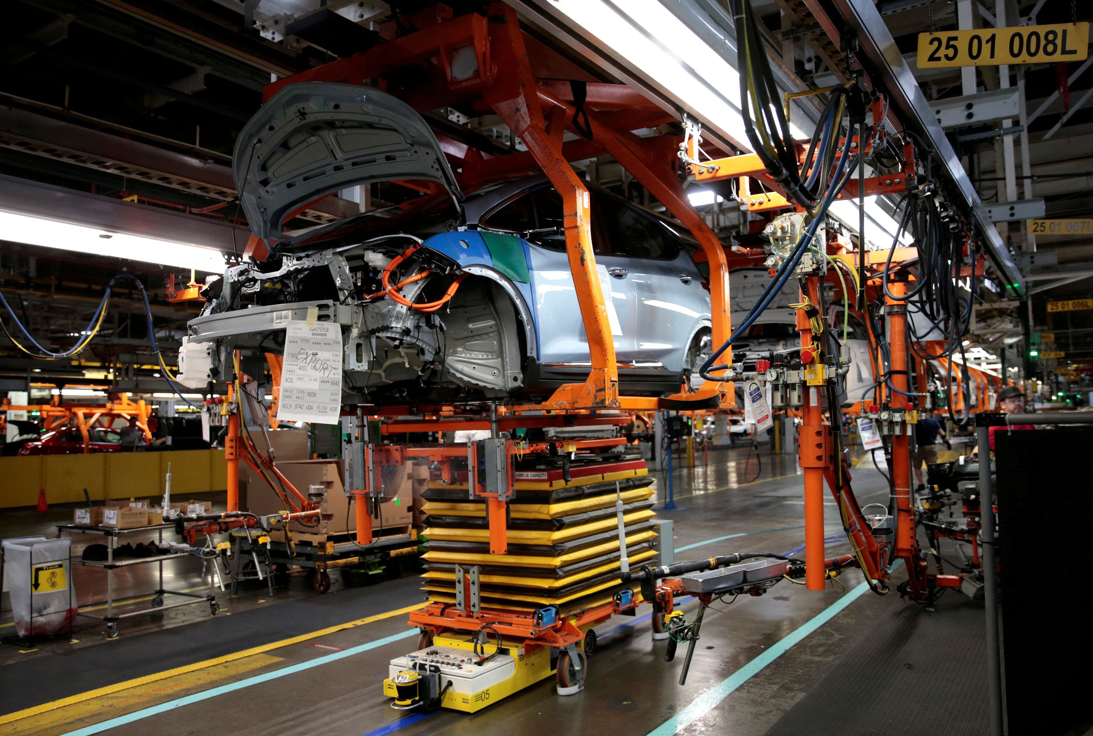 El Chevrolet Bolt EV dejará de fabricarse en Estados Unidos. Es el producto más accesible de GM en la gama de eléctricos. El objetivo de la empresa es fabricar vehículos más rentables. REUTERS/Rebecca Cook/File Photo