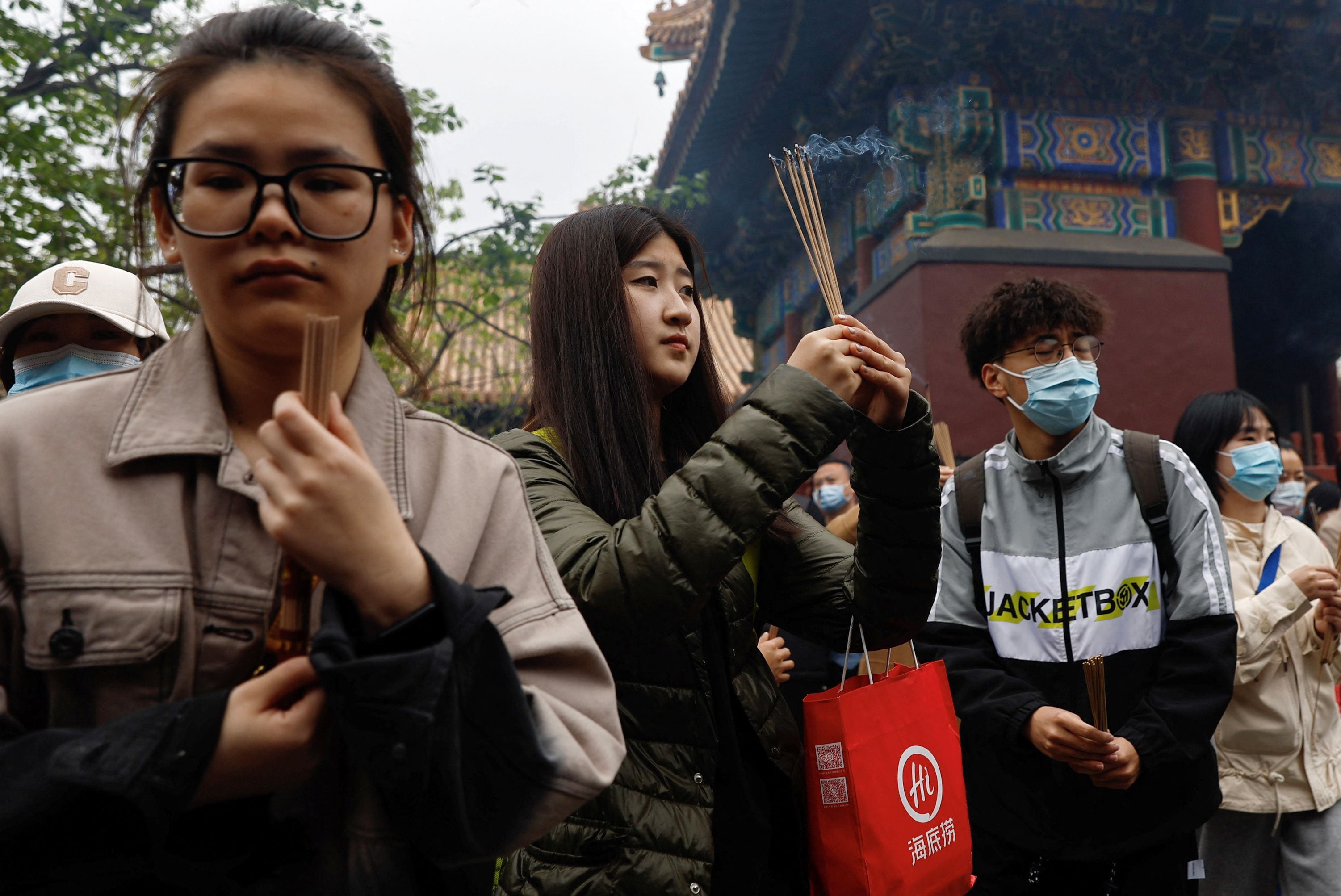 Xi Jinping quiere que los jóvenes se centren en los objetivos del partido. Muchos no ven por qué deberían seguir esas recomendaciones. (REUTERS)