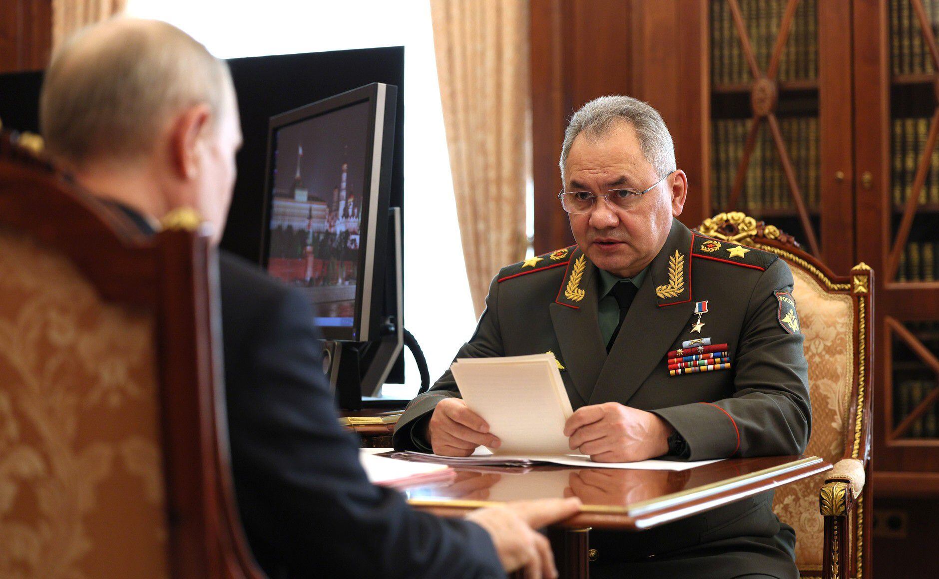 El ministro de Defensa de Rusia, Sergei Shoigu, junto al presidente Vladimir Putin (Dpa)

