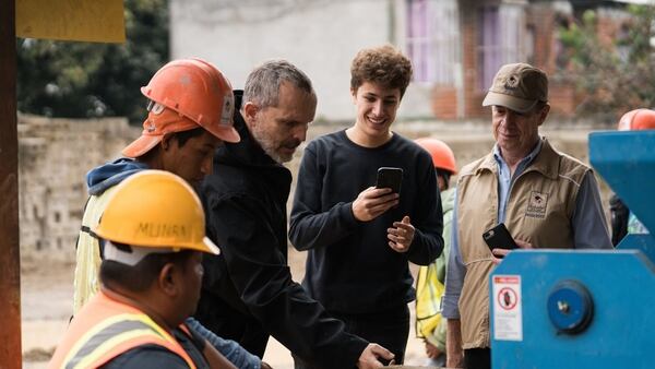 Miguel Bosé ha participado en distintos eventos solidarios promovidos por Juanpa Zurita (Foto: @ElJuanpaZurita)