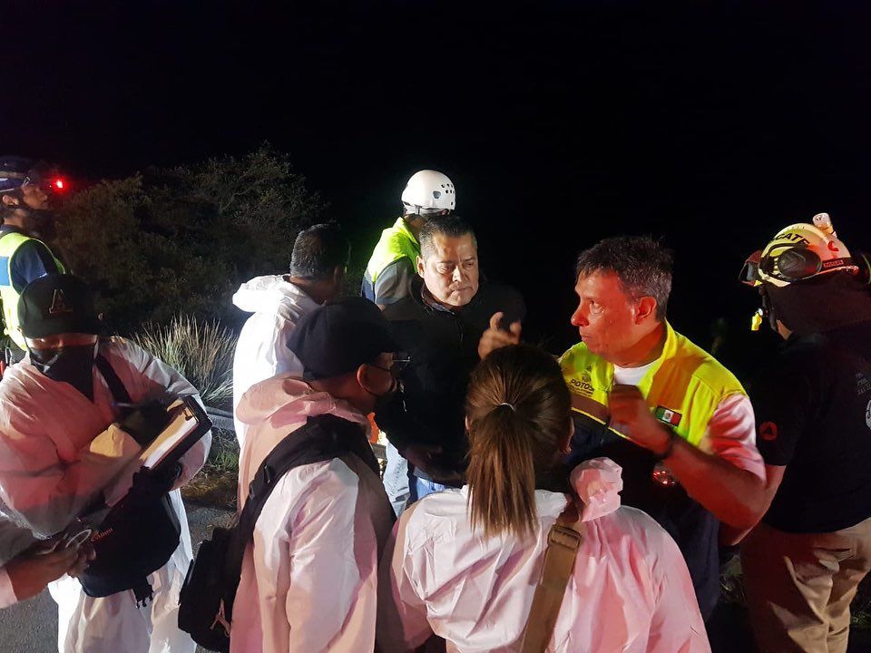 Personal de Protección Civil continúa en los labores de rescate (Facebook/ Coordinación Estatal de Protección Civil SLP)