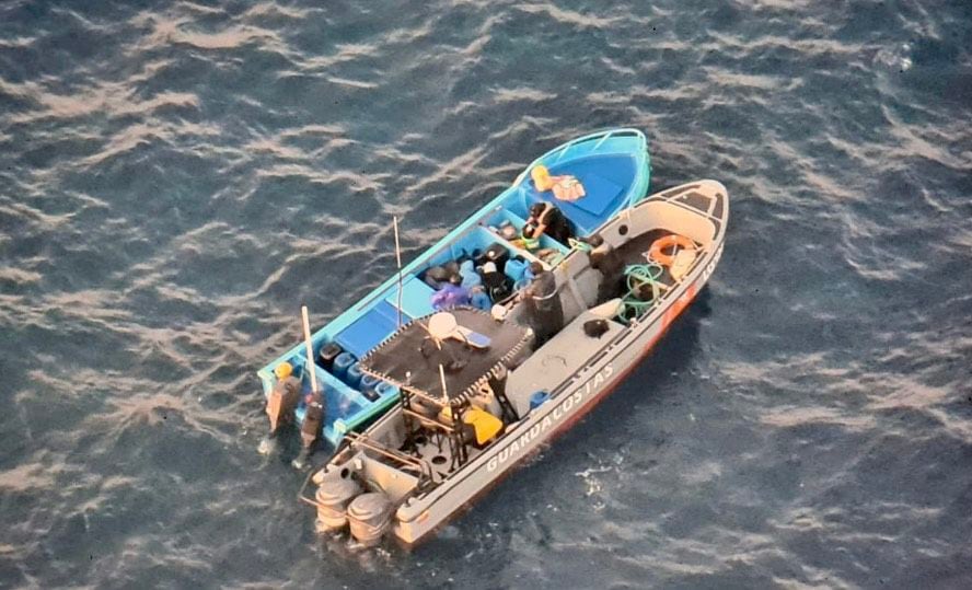Los sospechosos enviaban droga a través de lanchas rápidas que partían desde las playas de Ecuador