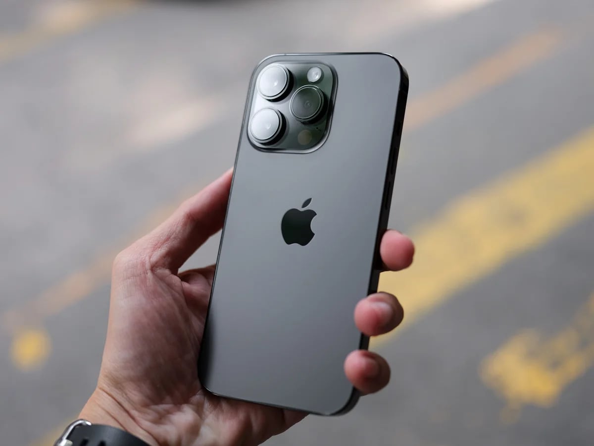Apple trabaja en un iPhone de pantalla curva que podría funcionar sin  tocarlo
