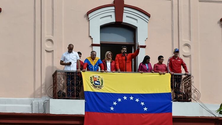 Maduro anunció que romperá relaciones diplomáticas con EEUU (AFP)