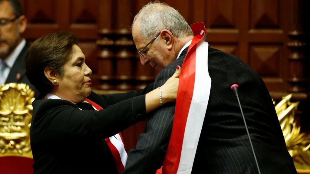 Santos estuvo en el acto de asunción de Pedro Pablo Kuczynski como presidente de Perú
