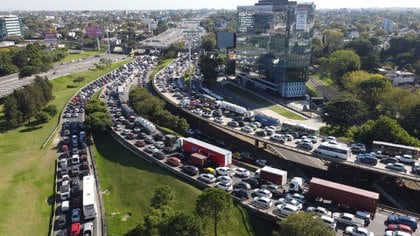 Cientos de usuarios se quejaron en las redes sociales por las demoras 
 (Foto: Franco Fafasuli)