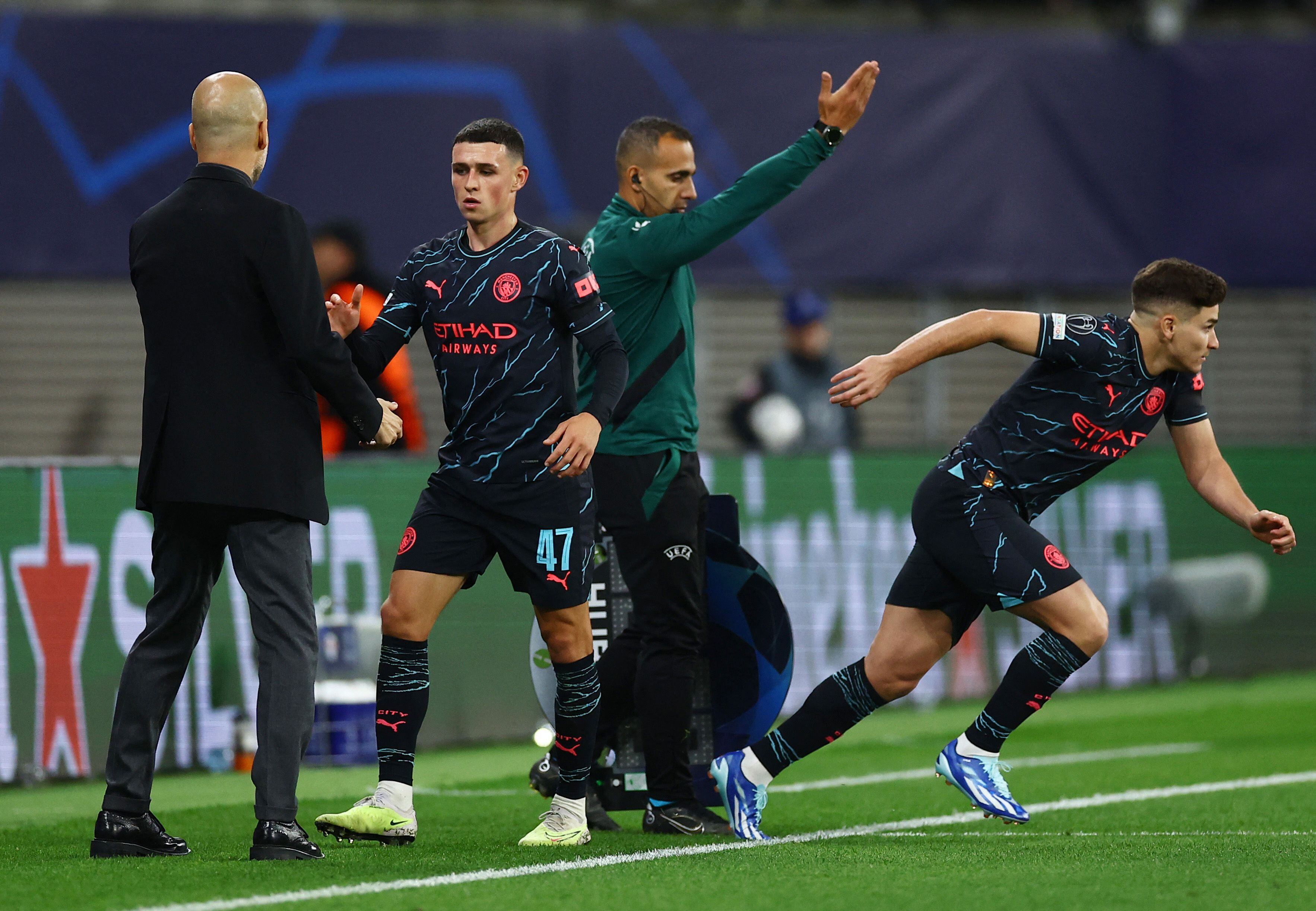 El momento en el que Julián Álvarez ingresa en reemplazo de Phil Foden y le cambia la cara al Manchester City (REUTERS/Lisi Niesner)