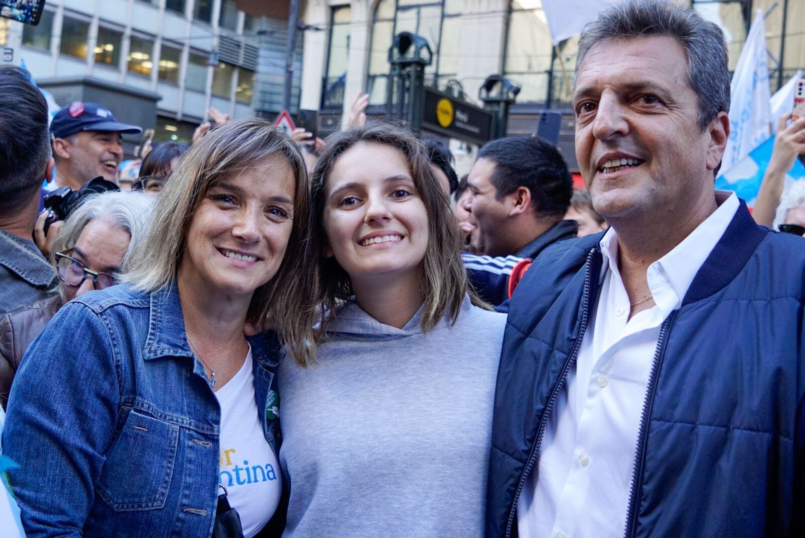 Segio Massa con su familia - Marcha universitaria federal 23A