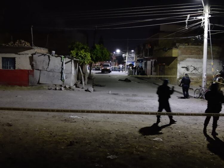 En Celaya al menos tres personas fueron asesinadas por arma de fuego y granadas (Foto: Twitter/LPueblo2)