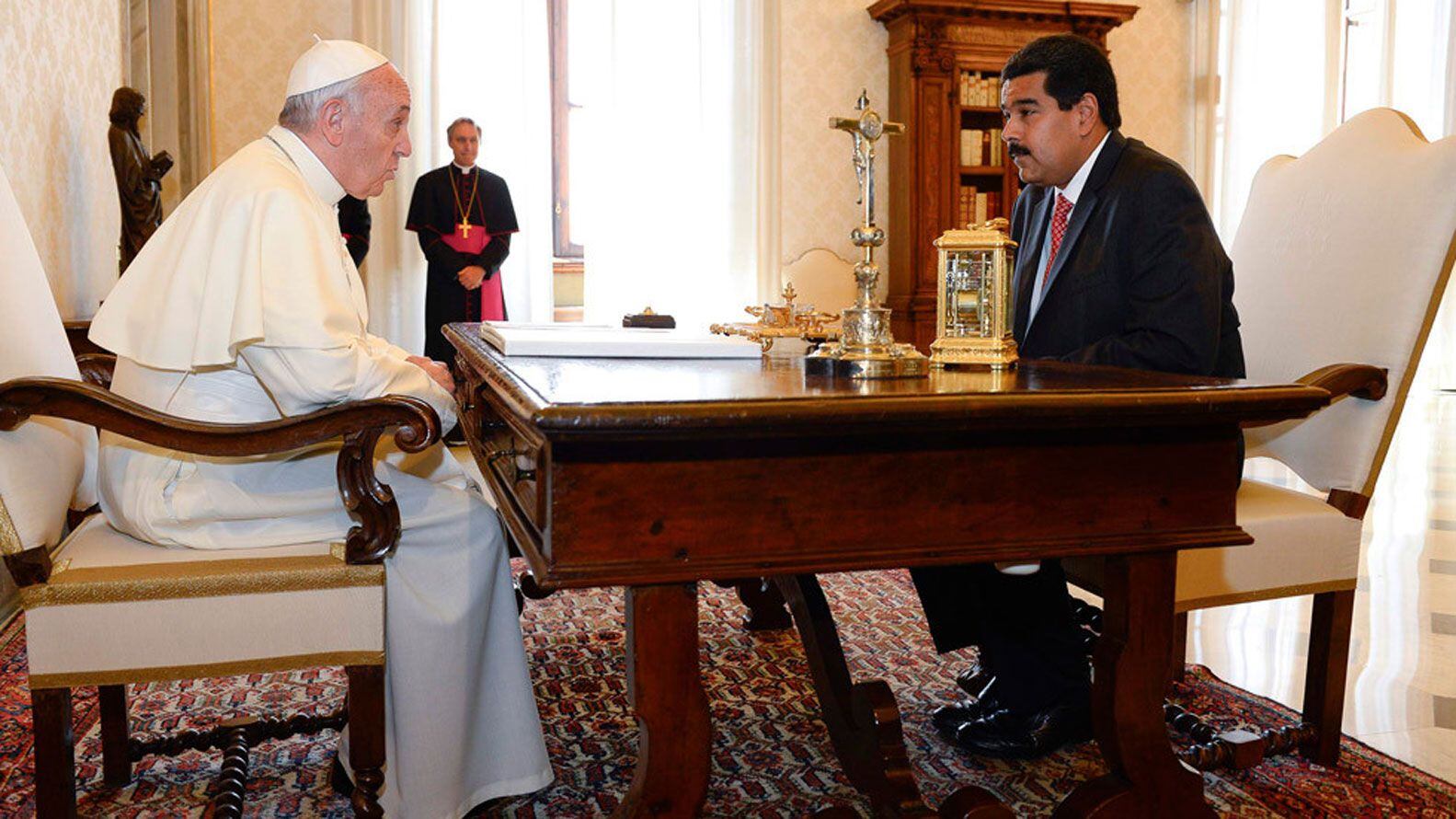 En 2016, el Vaticano se retiró de las negociaciones entre el chavismo y la oposición por incumplimiento de los acuerdos por parte del régimen de Maduro