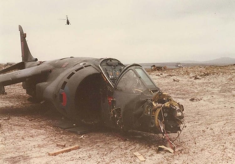 El Sea Harrier abatido con una ametralladora fabricada en 1936. El piloto capturado no podÃ­a creer que lo hubiesen derribado con ese armamento