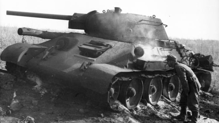 Un T-34/76 ruso destruido en Kursk