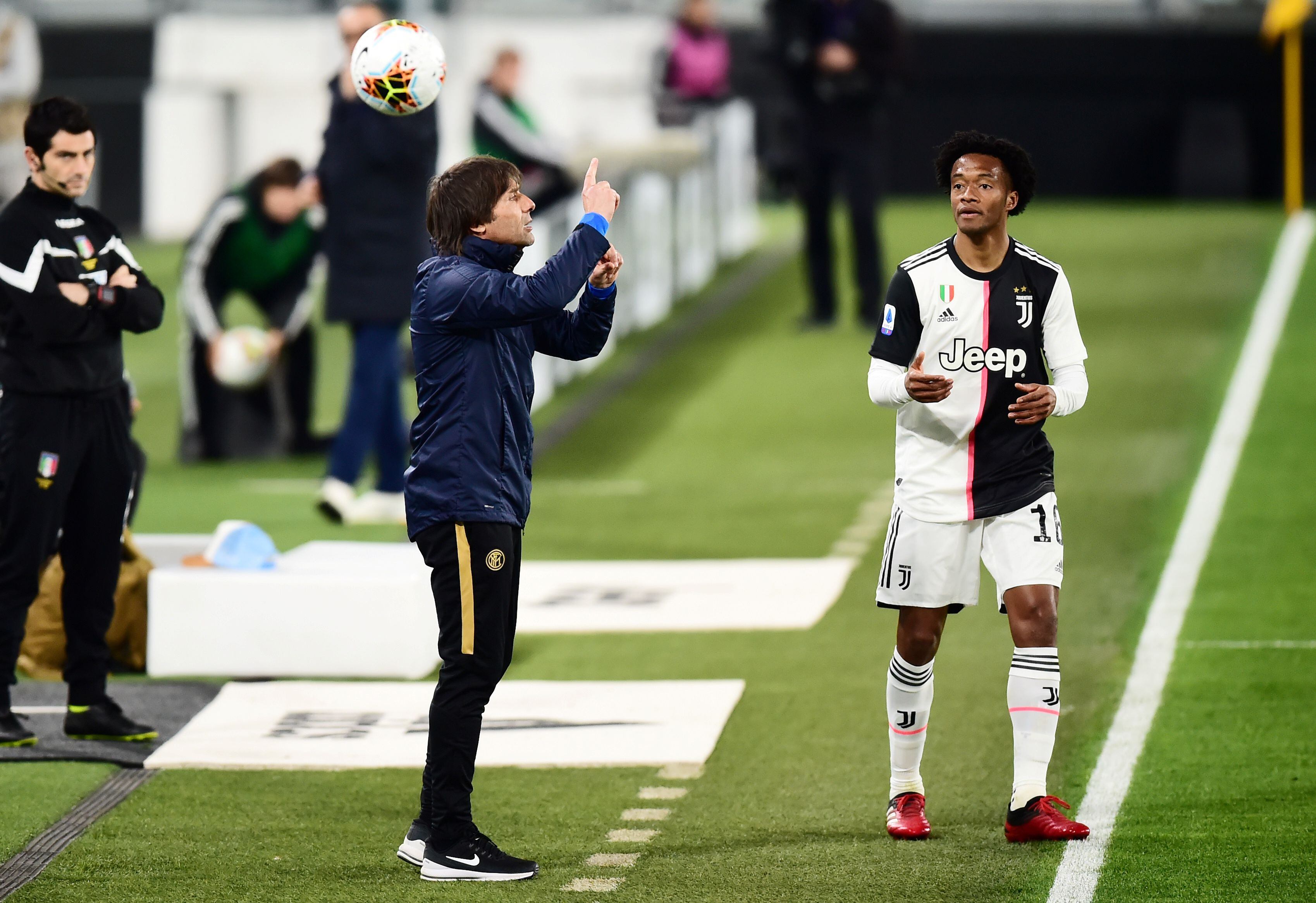 En el año 2020 Cuadrado (Juventus) y Conte (Inter) se enfrentaron por un duelo de la Serie A. Dos referentes de la Juventus - crédito Massimo Pinca / Reuters