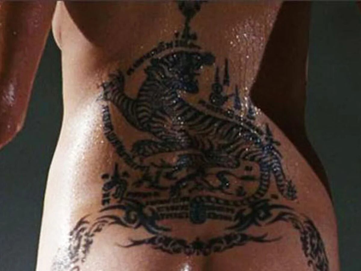 se busca pelicula angelina jolie tatuajes