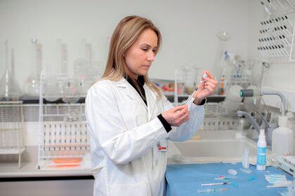 Ana Sola (en la imagen) enfermera del hospital Clínico de Valencia y también profesora en la Universitat de València. EFE/ Biel Aliño 