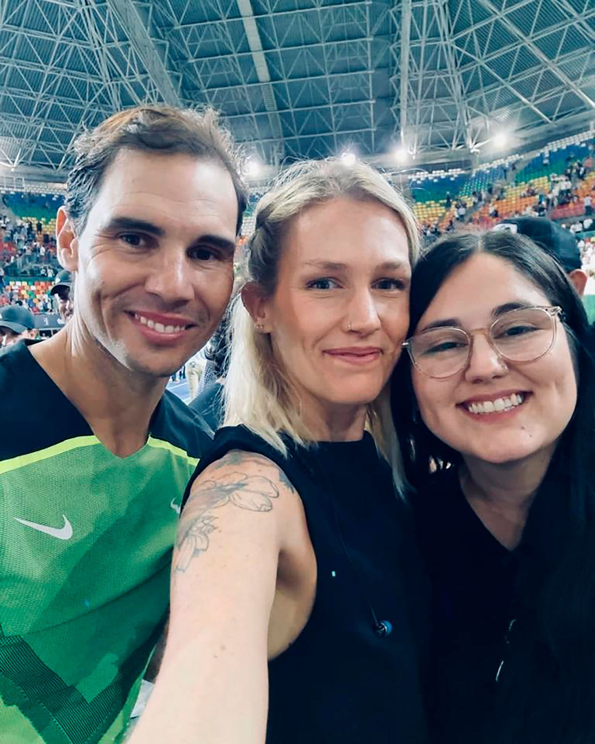 Rafa Nadal im Selfie mit den Journalisten Cata und Valu Bonadeo