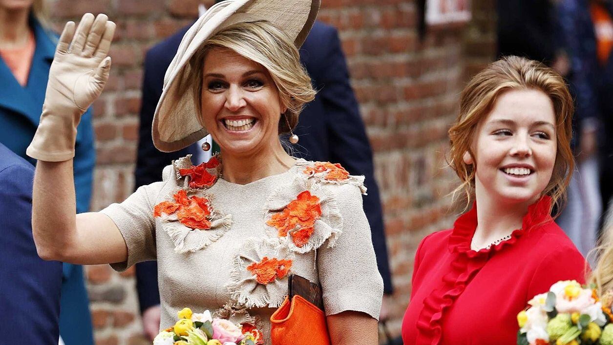 Máxima de Holanda junto a su hija mediana, la princesa Alexia, durante la celebración del 'Día del Rey' del año 2019.