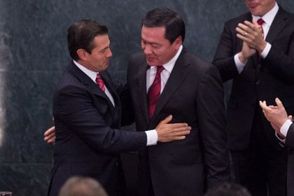 Мигель Анхель Осорио Чонг, бывший министр внутренних дел, пояснил, что он не купил дом в Мехико, потому что он вернется, чтобы жить в Пачуке (Фото: Galo Cañas / Cuartoscuro)
