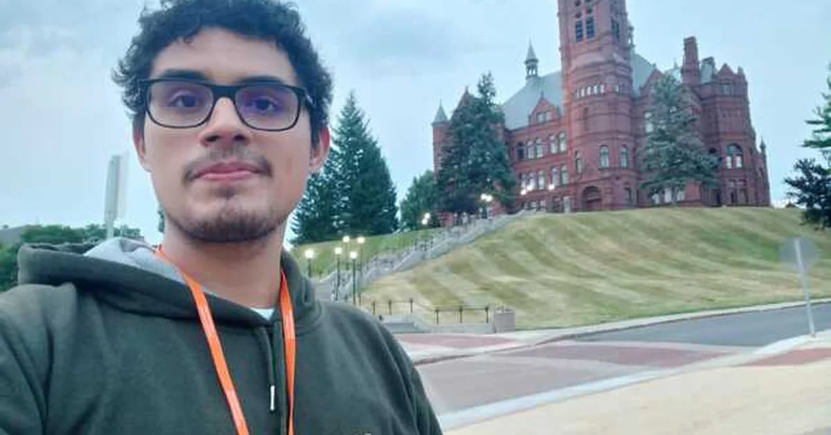 Manuel Aspilquita, a young engineer from UNI, has been awarded a scholarship to study masters in the United States