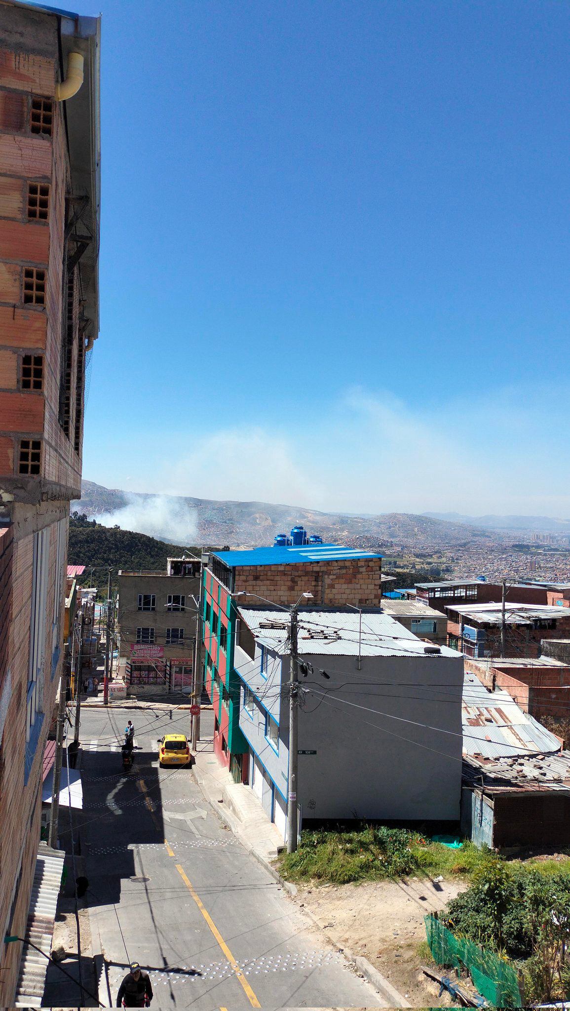 Alertan por un presunto incendio en el Parque entrenubes, en Bogotá- Colombia