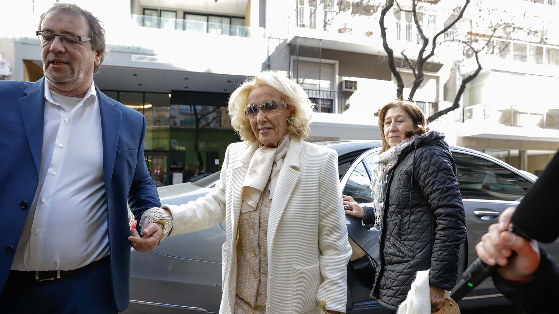 Mirtha Legrand llegando al lugar de votación (Crédito: RS Fotos)