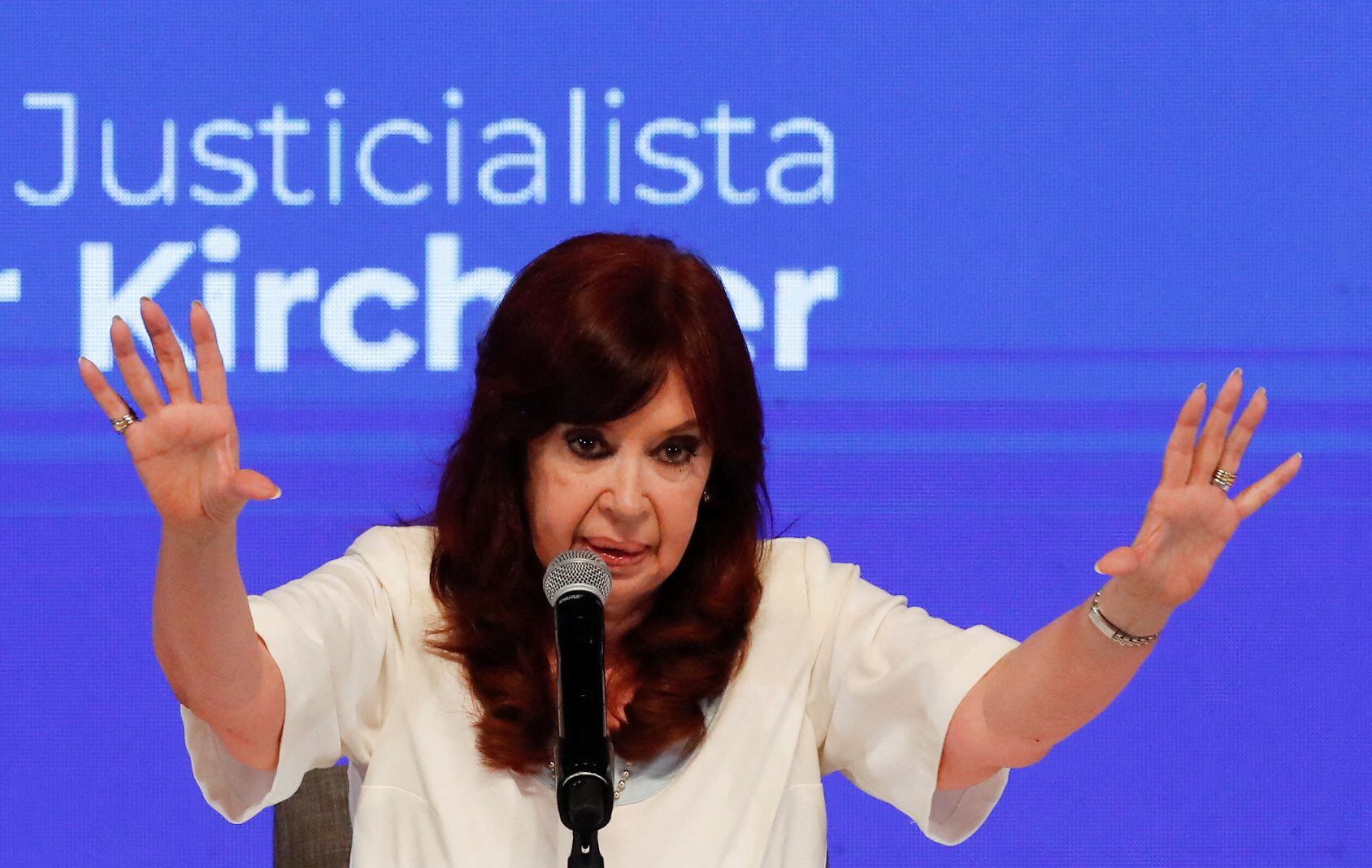 Cristina Fernández de Kirchner dijo: “Dolaricé mi plata porque no se qué va a pasar con la economía” (Reuters)