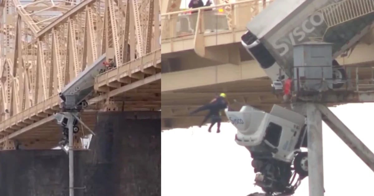 Dramatic rescue in the United States: a truck was left hanging from a bridge
