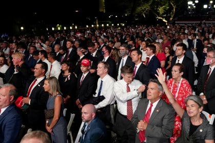 El público asistente al discurso de Trump en los jardines de la Casa Blanca. REUTERS/Kevin Lamarque     TPX IMAGES OF THE DAY
