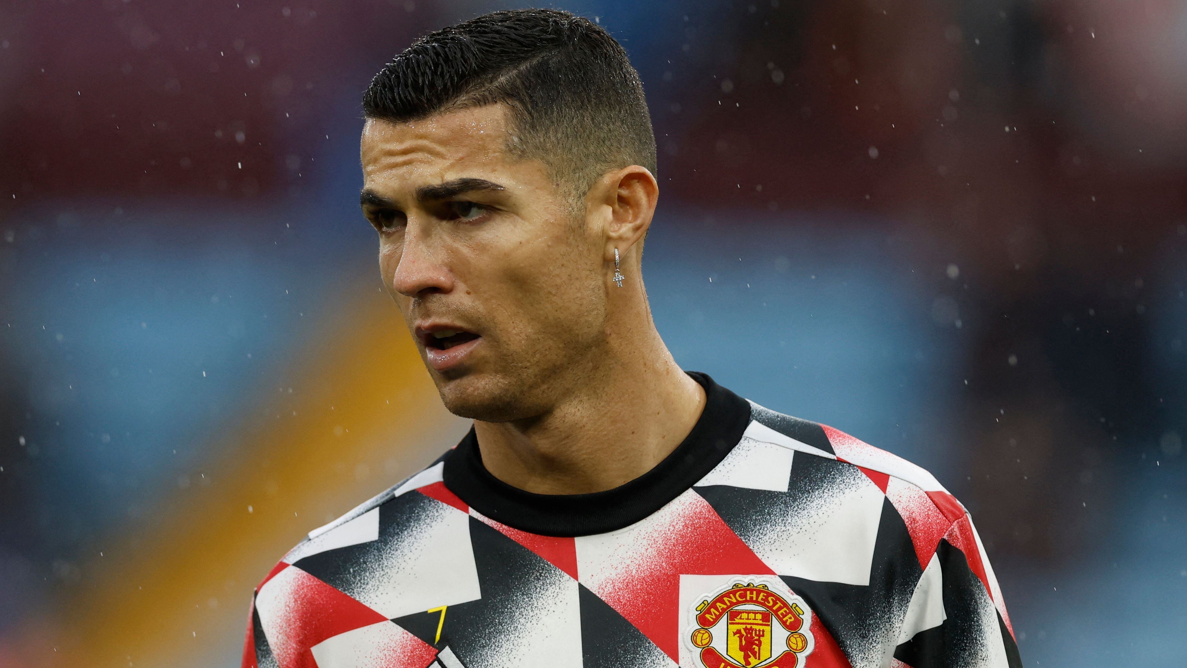 Cristiano Ronaldo busca una salida del Manchester United (Reuters/Jason Cairnduff)
