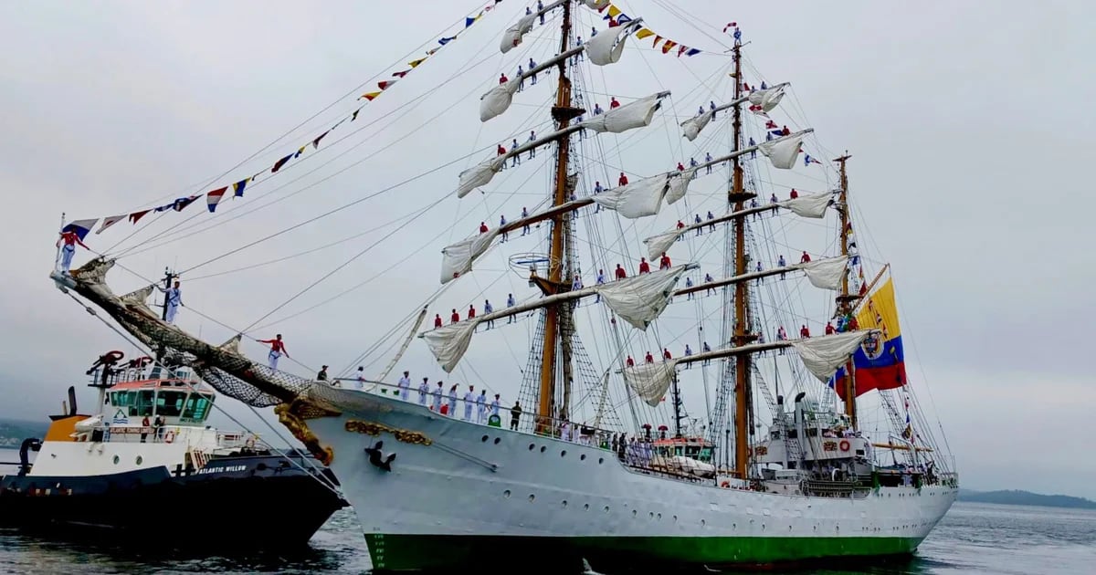 The imposing ship Gloria, of the Colombian Navy, will be able to enter the Peruvian sea