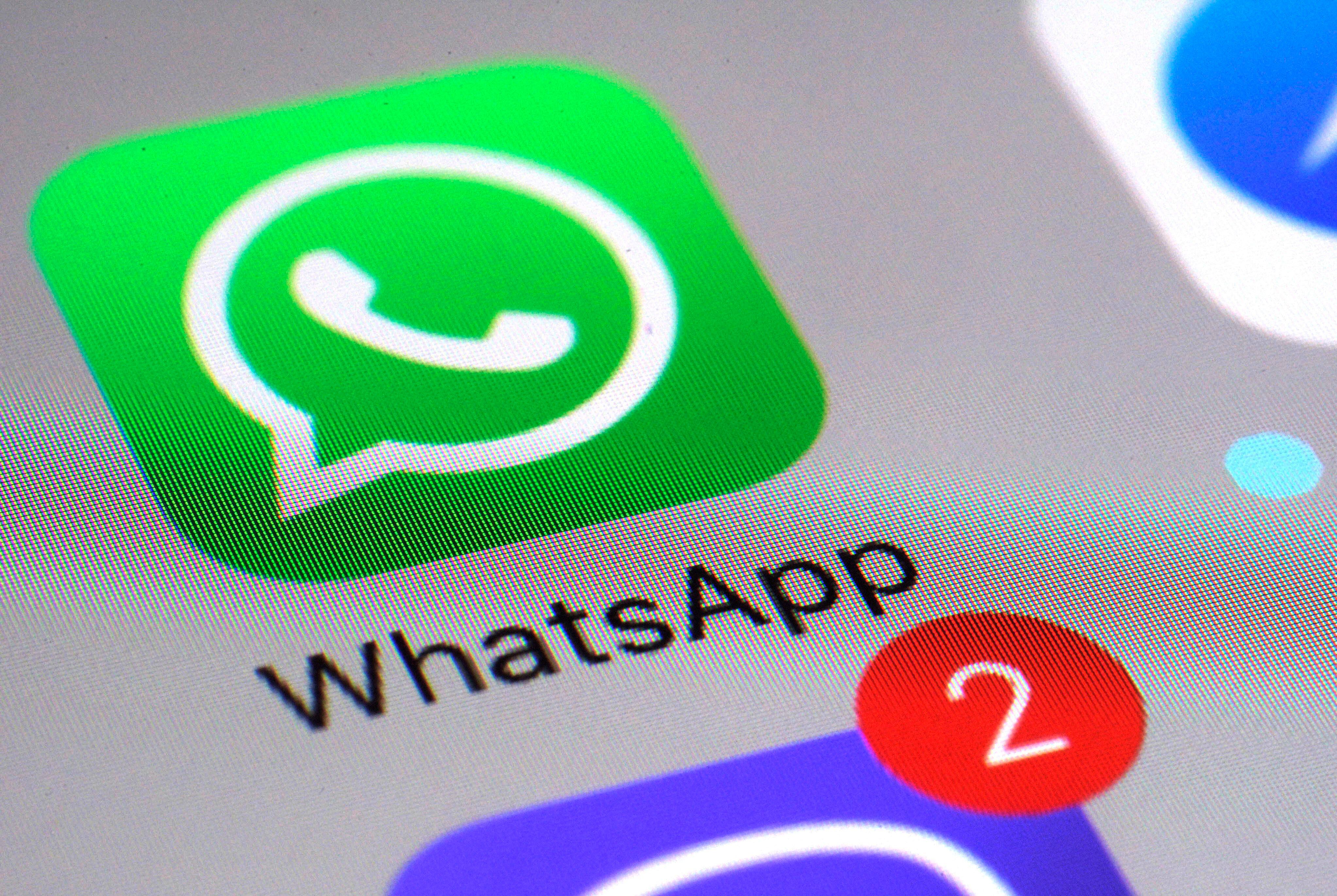 WhatsApp le permite a los usuarios saber su actividad en la aplicación, para tener datos y entender cómo la usan. (AP Foto/Patrick Sison, Archivo)