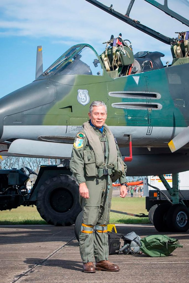 Combatió en Malvinas y se retira en Aerolíneas Argentinas después de volar 47 años: “El cielo es una oficina de lujo” 57HFIRTNDJELVNJKHOTCBOD5HQ