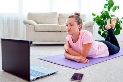 Los videos de cómo hacer yoga en casa o yoga para principiantes fueron los más buscados por la audiencia (Shutterstock)