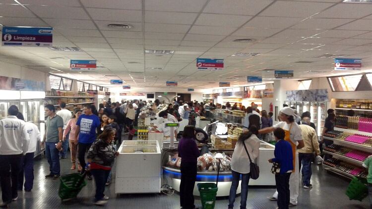 Con el cierre de las paritarias entre mayo y junio se prevé que empezará a reducirse la brecha que se abrió entre precios y salarios Ministerio de Economía 162