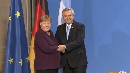 Alberto Fernández tiene intenciones de reunirse con Angela Merkel durante su gira por Europa 