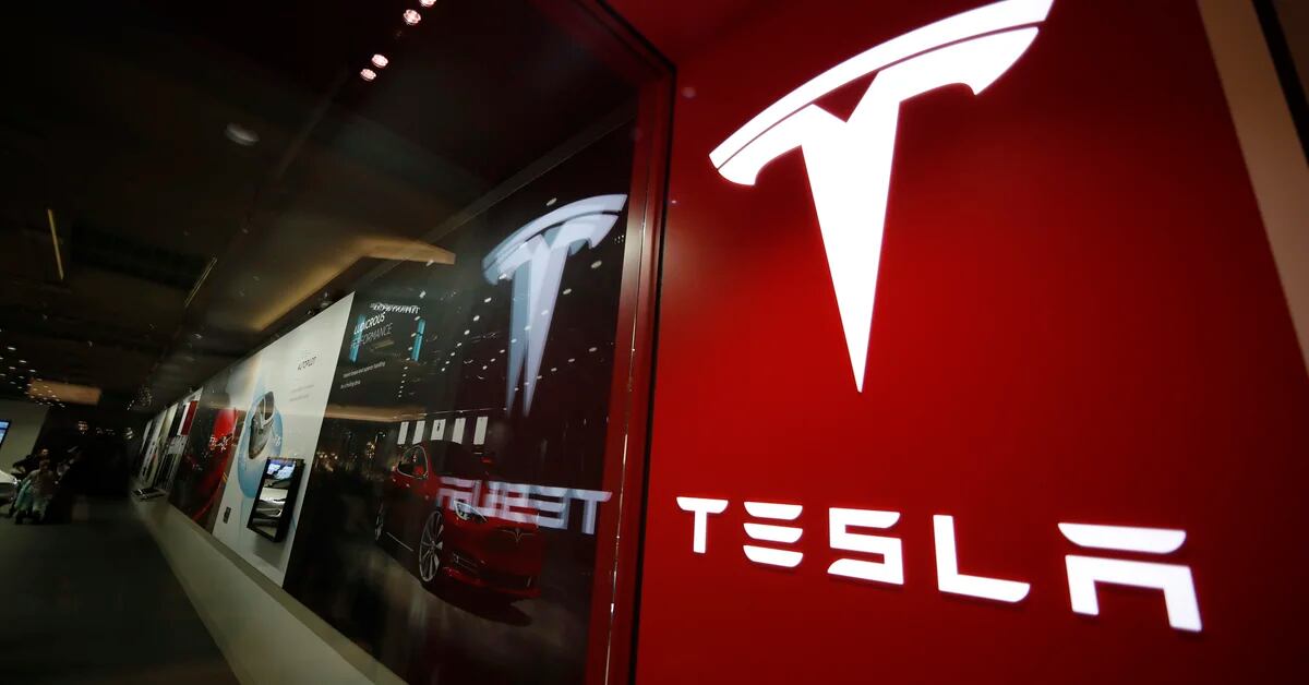Tesla recalls cars over self-driving issues