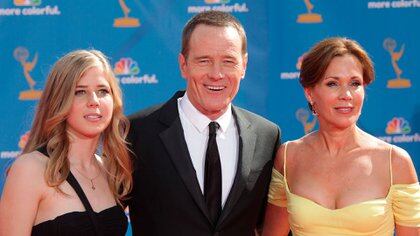 Cranston con su esposa Robin Dearden y su hija Taylor (Shutterstock)