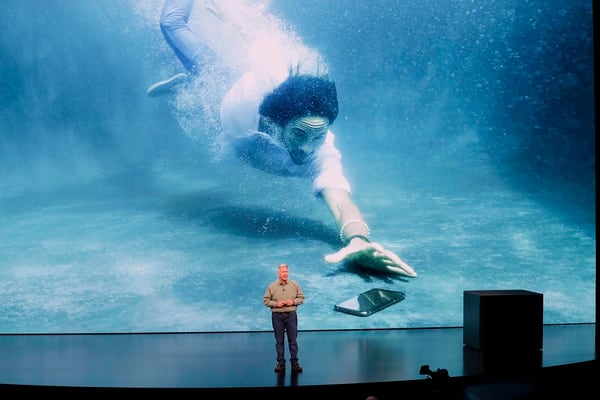 El nuevo iPhone Xs puede resistir bajo el agua sin sufrir daÃ±os irreparables durante treinta minutos (Reuters)