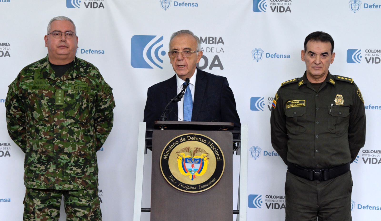 El ministro de Defensa Iván Velásquez y el director de la Policía negaron conocer el informe de fortalecimiento del ELN