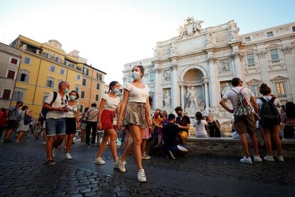 La Fontana di Trevi, en Roma, uno de los destinos más concurridos de Italia. En ese país también exigen un seguro COVID-19 que cubra USD 55 mil